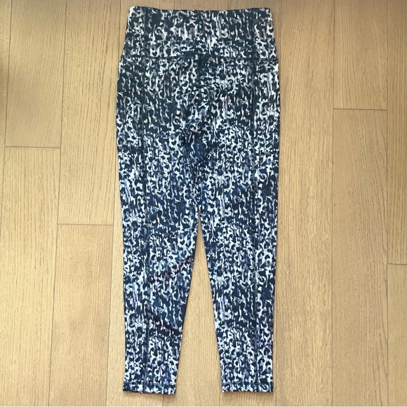 Women's High Rise Legging With Cheetah Print NWOT - M - Picture 3 of 4